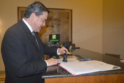 Registran notarías sellos y firmas ante gobierno estatal