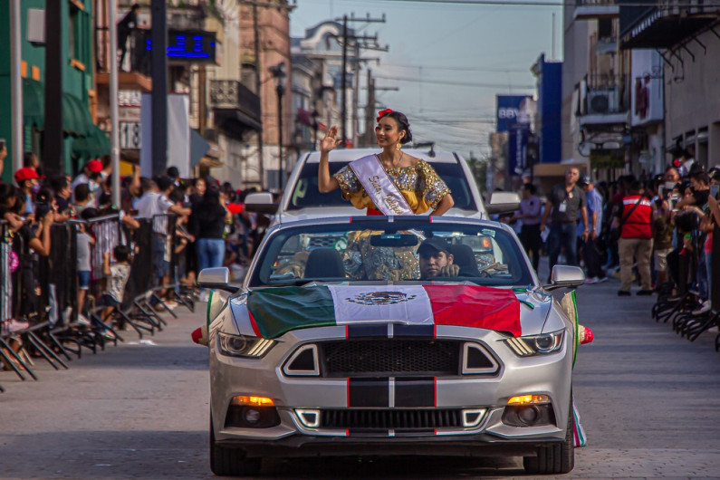 Cientos de familias disfrutan de desfile cívico militar organizado por el Gobierno de Matamoros