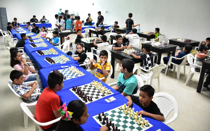 Con diversos programas y acciones, Sistema DIF Reynosa contribuye al fortalecimiento familiar 