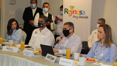 Myrna reconoce esfuerzo de médicos