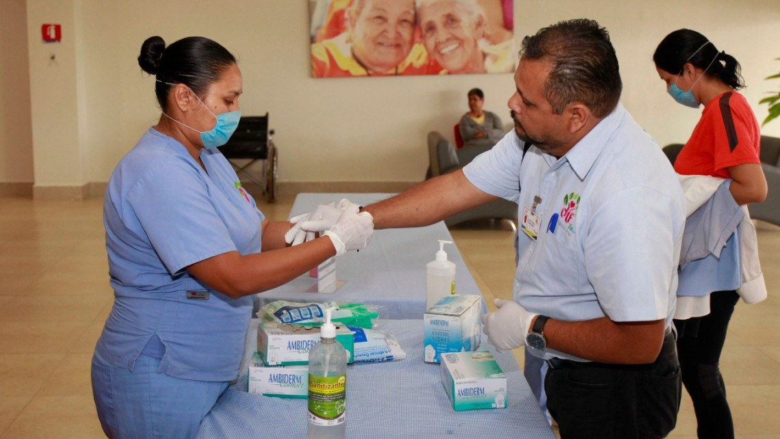 Gobierno de Estado y DIF Tamaulipas realizan pruebas médicas a empleados y residentes de centros asistenciales vulnerables al COVID-19