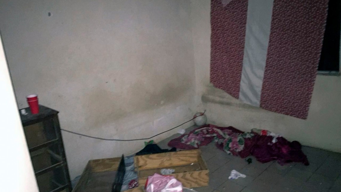 Localizan casas de seguridad con migrantes