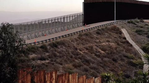 Tras anuncios de Biden, cancela Corte de EU audiencias sobre muro fronterizo y política de asilo 