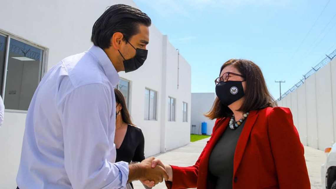 Recibe Carlos Peña visita de Cónsules de EEUU en nuevo CAMEF