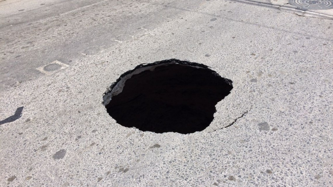 Se registra socavón de 6 metros de profundidad en Matamoros