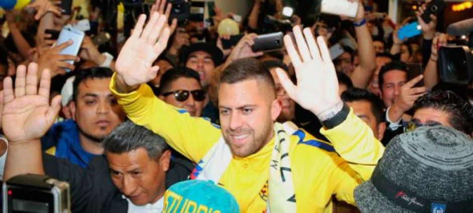 Entre furor y alegría llega Ménez a la CDMX