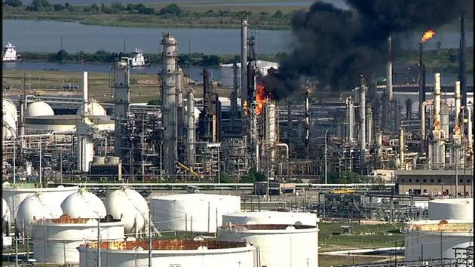 Reportan explosión en Refinería de Valero en Texas