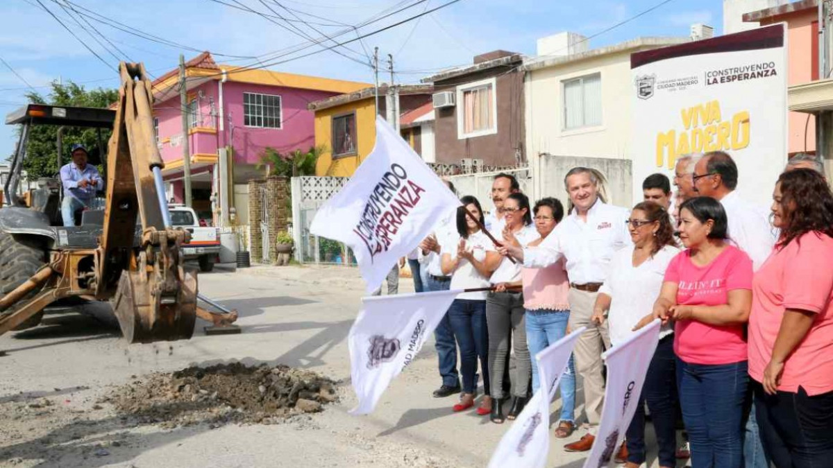 Seguimos trabajando para dar calles dignas a los maderenses: Adrián Oseguera