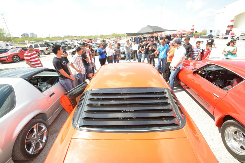 Exhibirá Club 25 autos clásicos en plaza principal de Reynosa