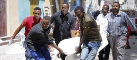 Al menos 12 muertos y 15 heridos al estallar un coche bomba en Mogadiscio