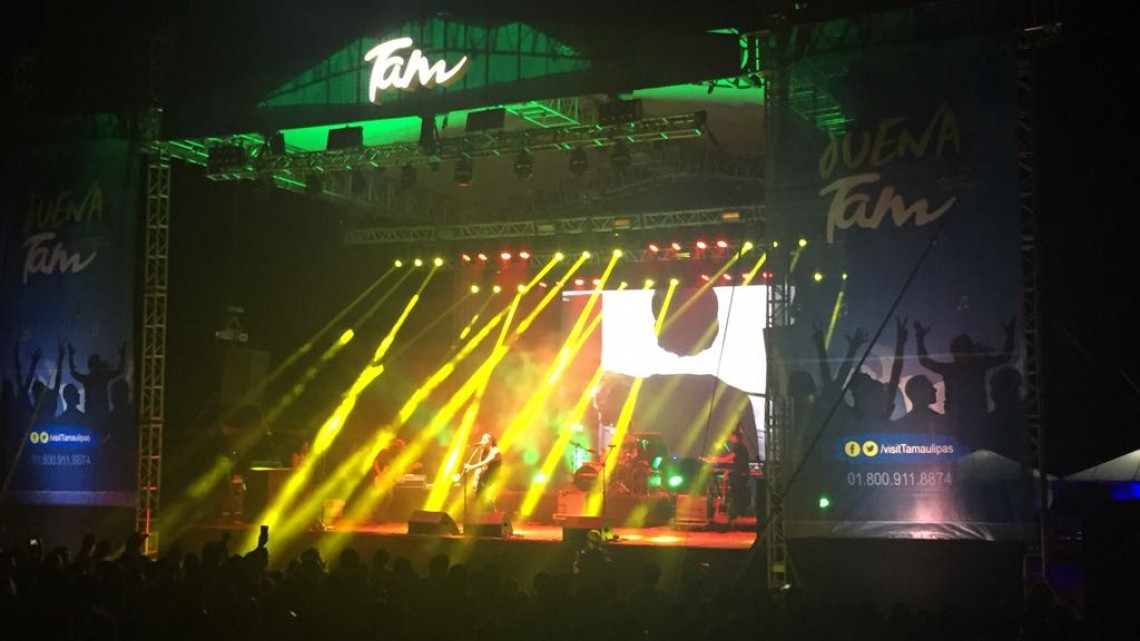 Plastilina Mosh se presenta en playa Miramar