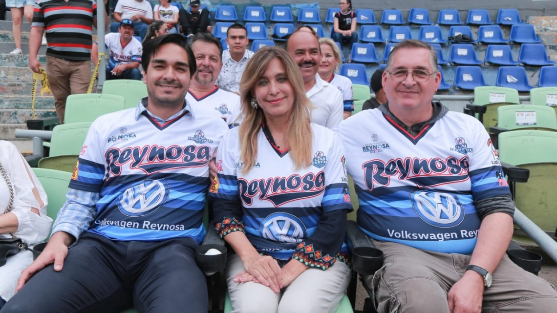 Llenan aficionados encuentro beisbolero en Reynosa 