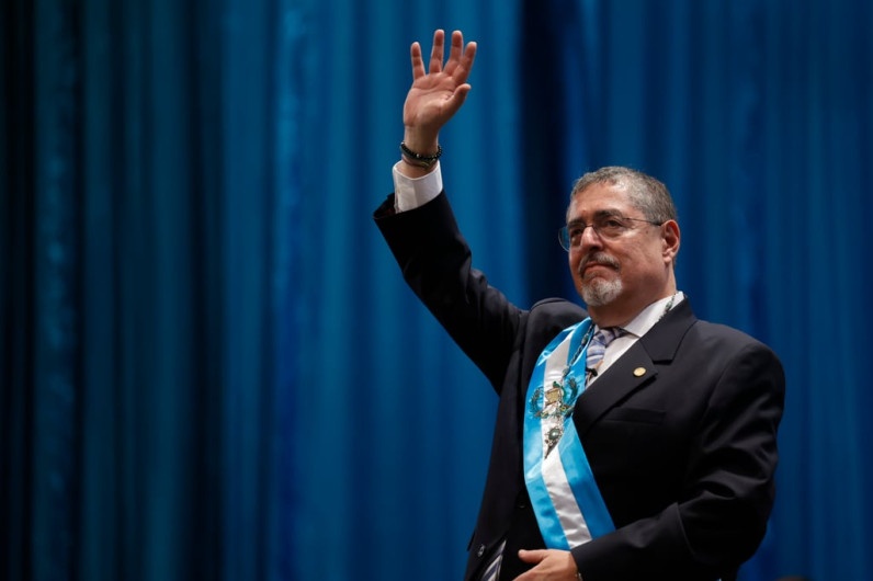 Bernardo Arévalo asume como presidente de Guatemala
