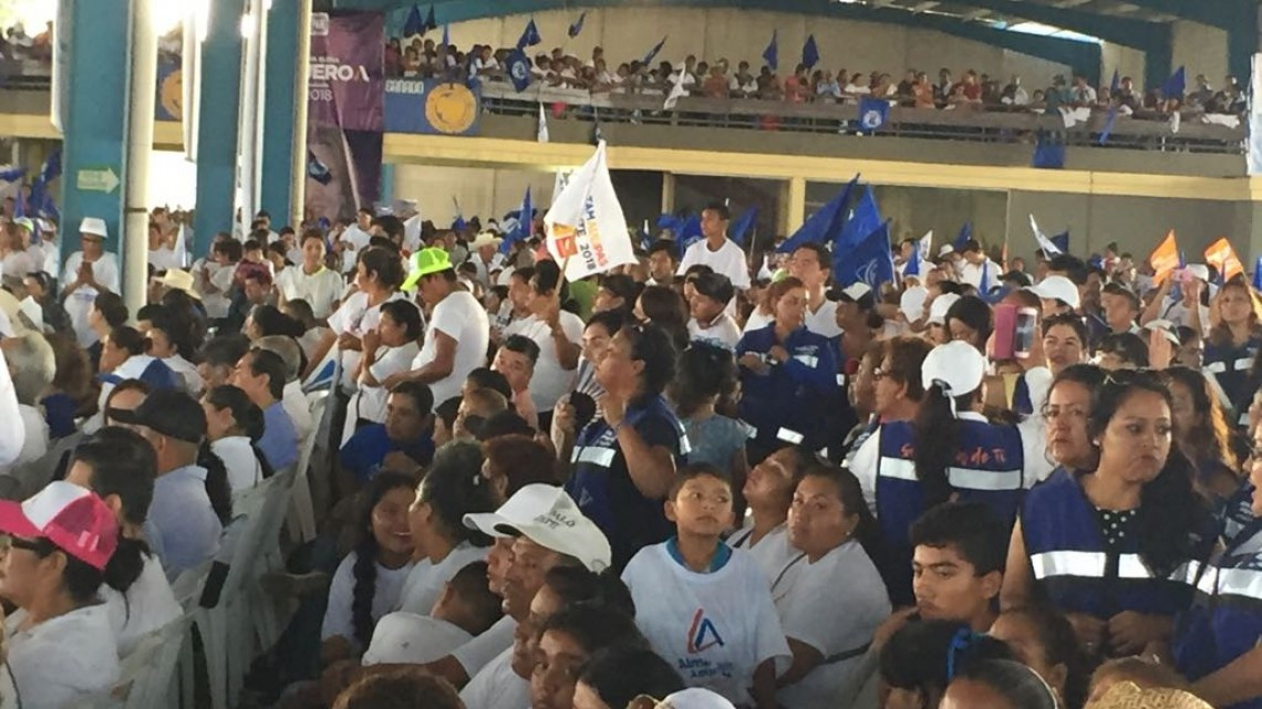 Alma Laura Amparán, respaldada por cientos de Altamirenses en su cierre de campaña