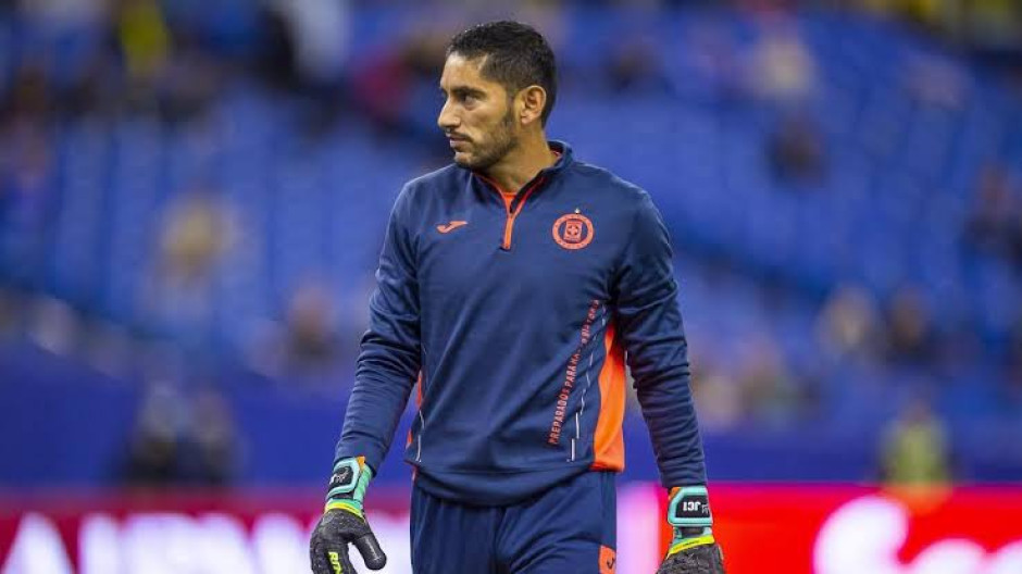 Chuy Corona es baja para Cruz Azul en liga y Concachampions