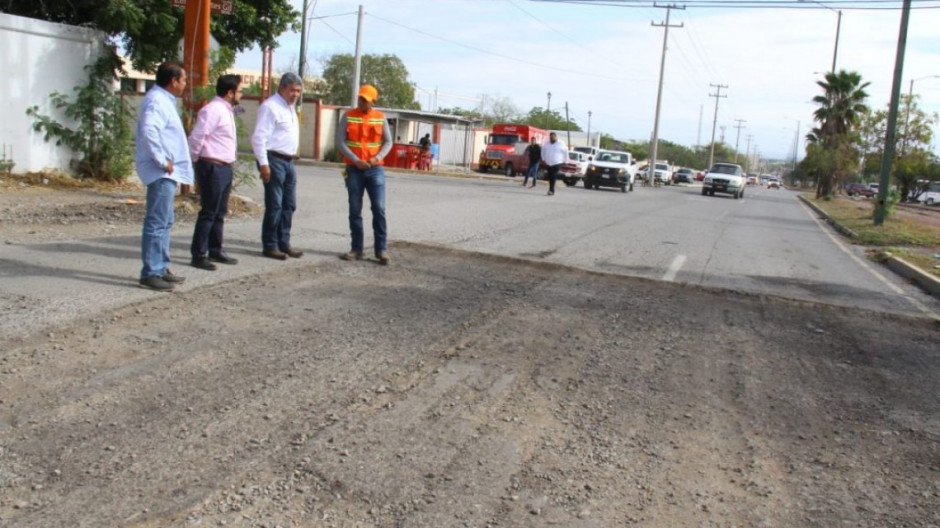 Supervisa Alcalde rehabilitación de calles de Victoria