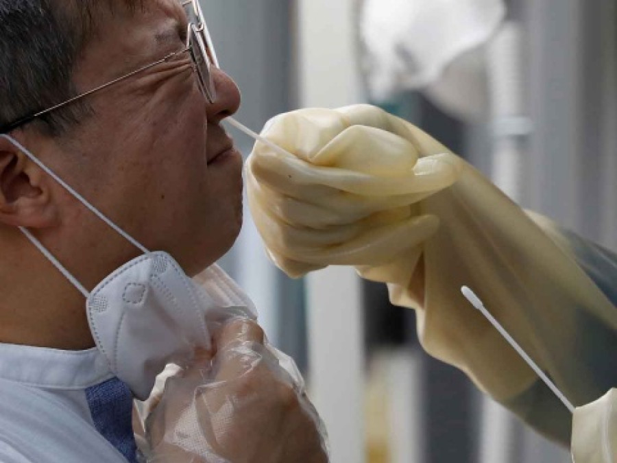 Recomienda OMS continuar con pruebas en personas en contacto con pacientes con COVID-19