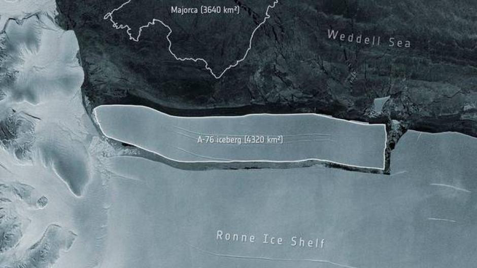 Iceberg se desprende de la Antártida; es el más grande del mundo
