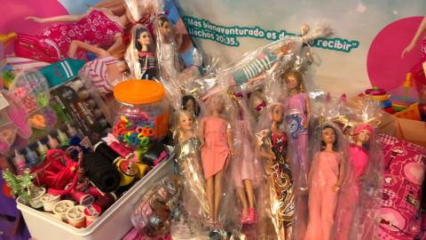 Restaura "barbies" para regalar en Reyes Magos