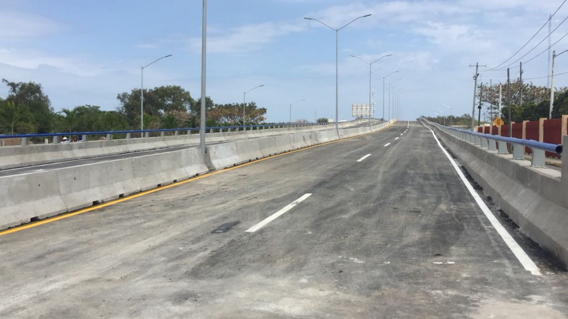 Abren circulación de puente superior de callejón de Barriles