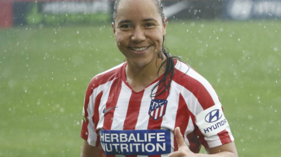 Atlético de Madrid vence 3-0 al Sevilla y Charlyn Corral se estrena con gol