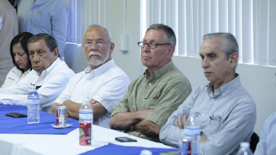 Respaldan constructores del norte a IGCV