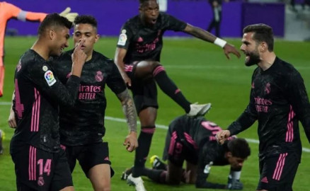 Real Madrid vence al Valladolid y se acerca al Atlético de Madrid que se mantiene como líder 