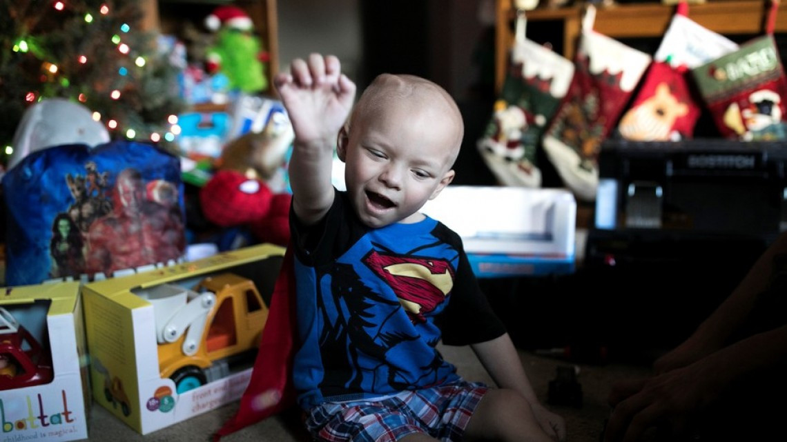 La navidad de ensueño de Brody, un pequeño con cáncer terminal