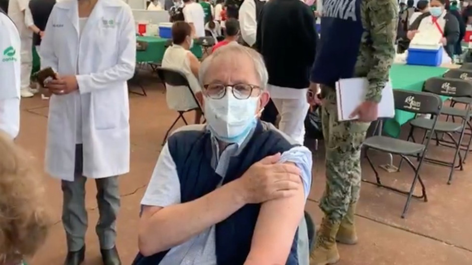 Recibe Secretario de Salud, Jorge Alcocer, primera dosis de la vacuna contra el COVID-19 
