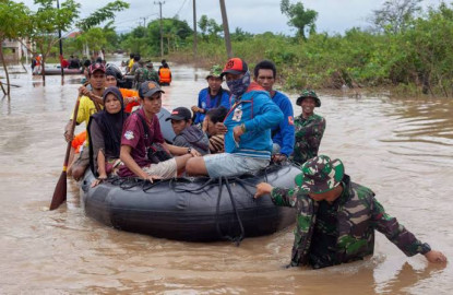 Inundaciones en Indonesia dejan 59 muertos y 25 desaparecidos