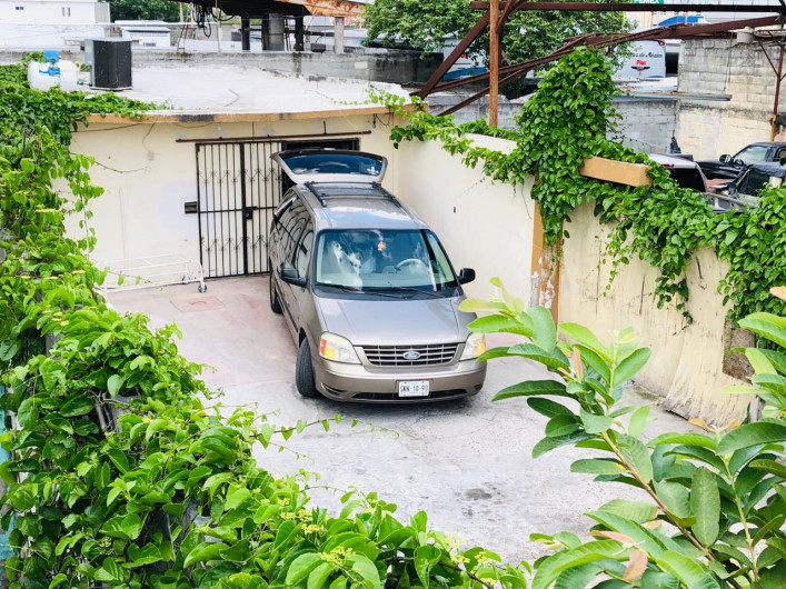 Trasladan cuerpos de migrantes ahogados en el Río Bravo 