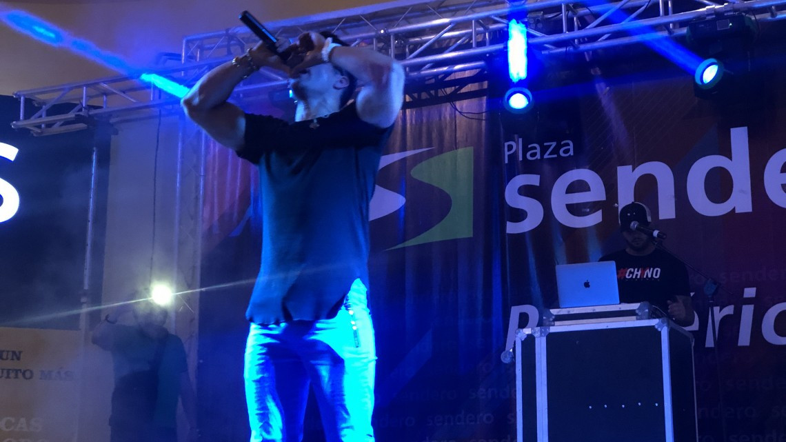 Chyno Miranda enloquece a sus fans reynosenses