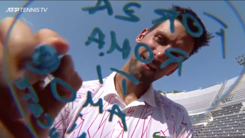 Novak Djokovic debuta con triunfo en Roma