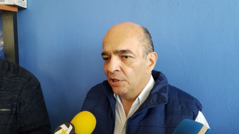 Rompen 17 vidrios de varios salones de secundaria