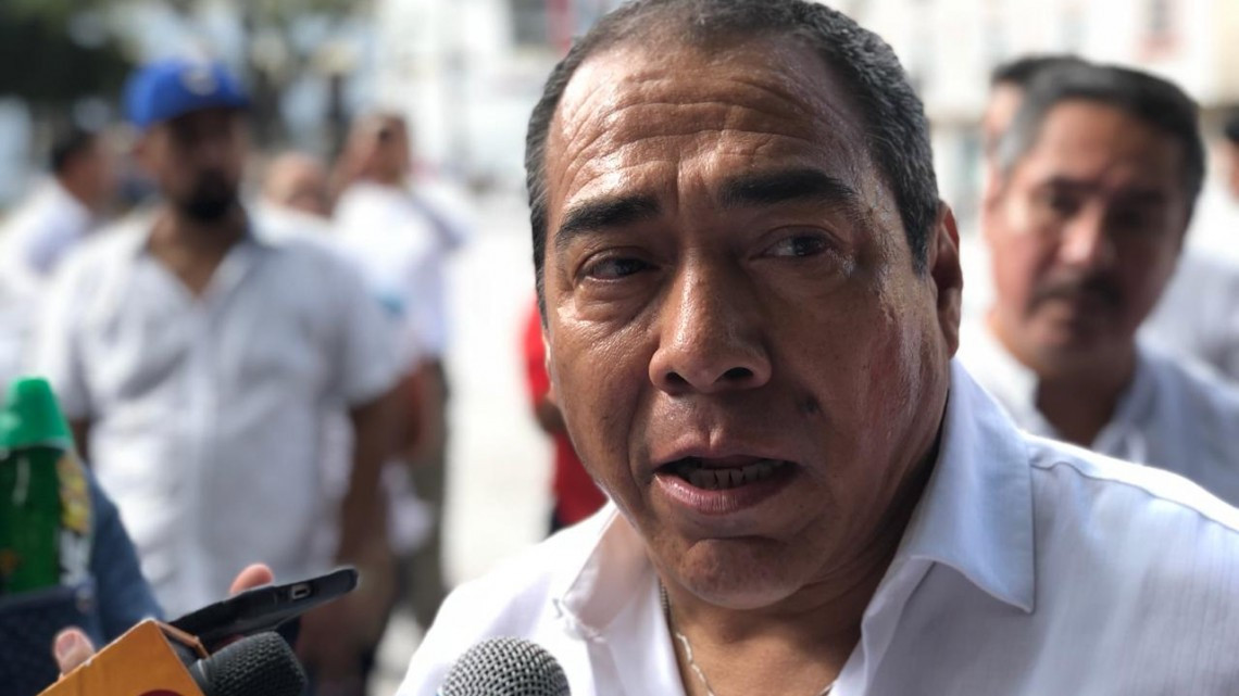 Marchan maestros para exigir seguridad 