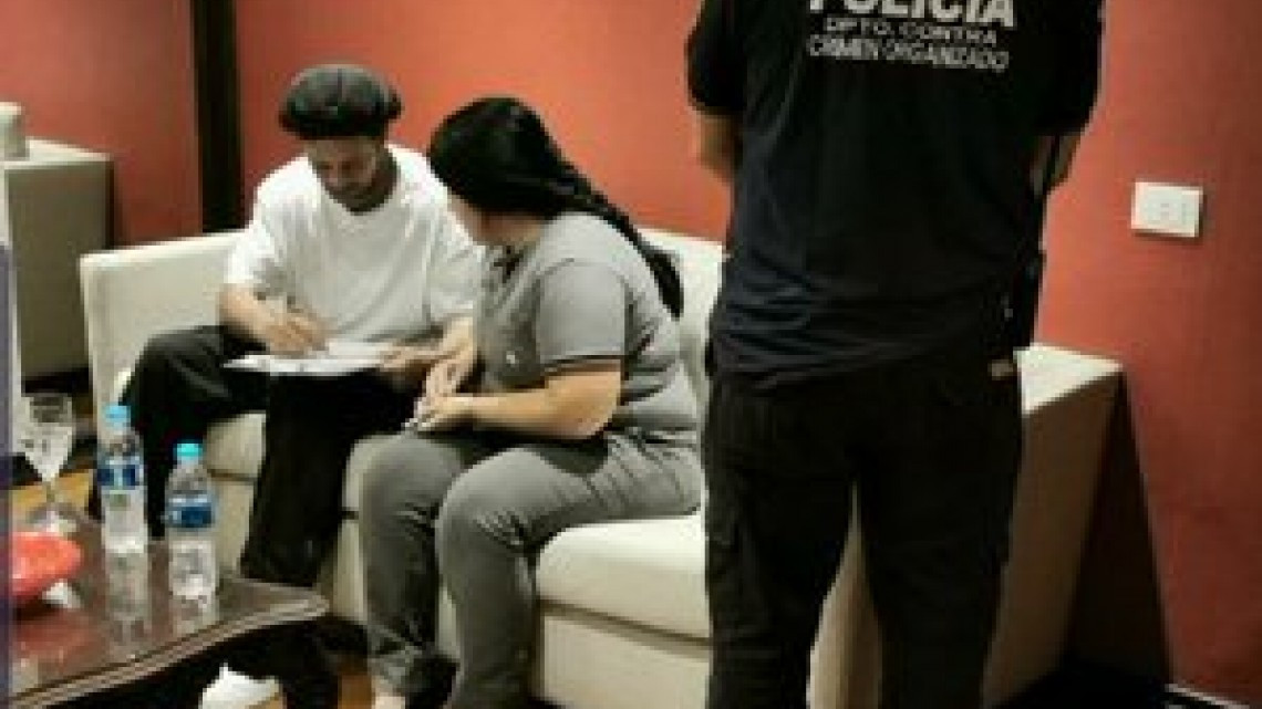 ¡Detenido! Ronaldinho bajo custodia policial en Paraguay por documentación falsa