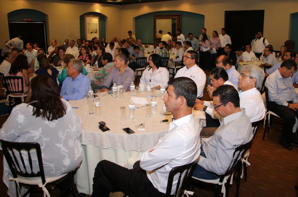 Impulsa Alcalde creación de un clúster de proveedores