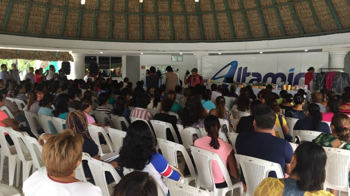 Mujeres de Altamira son capacitadas en el arte de la repostería.