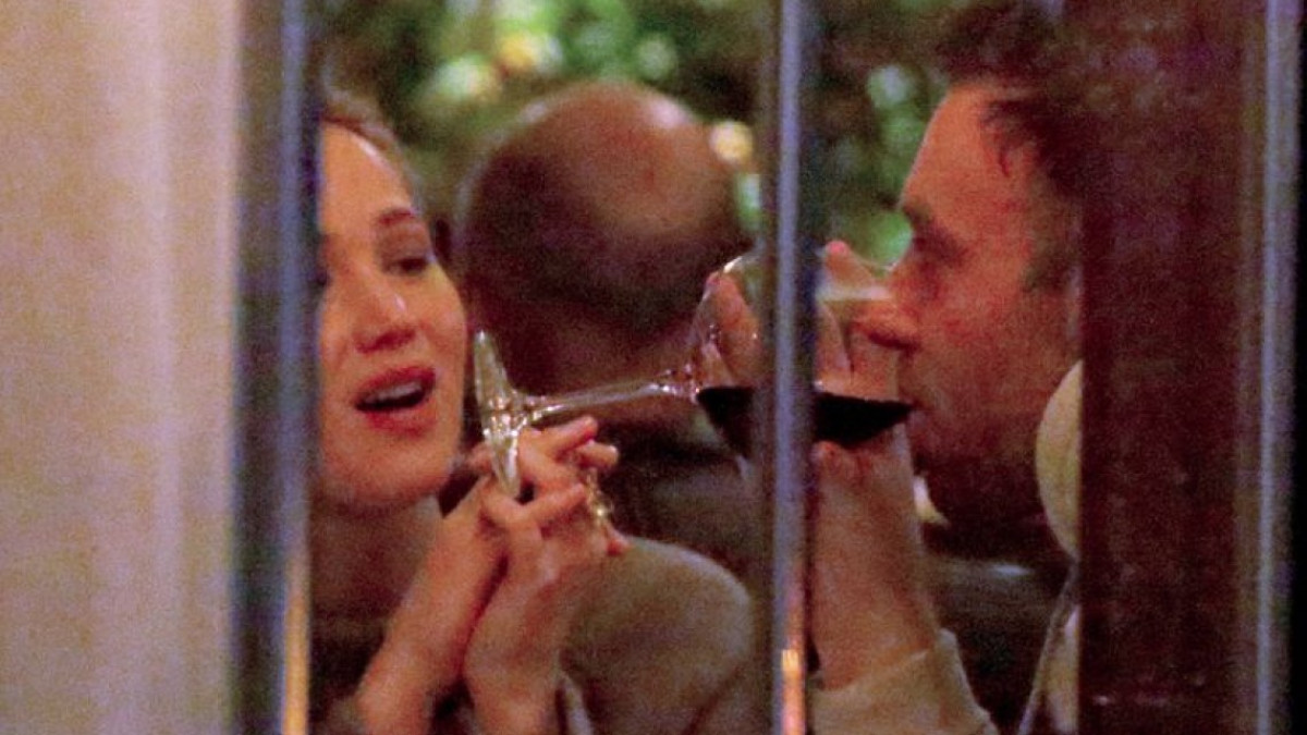Jennifer Lawrence se comprometió con su novio Cookey Maroney
