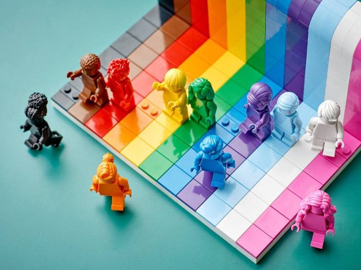 "Everyone is Awesome” es el primer set LGBT se LEGO