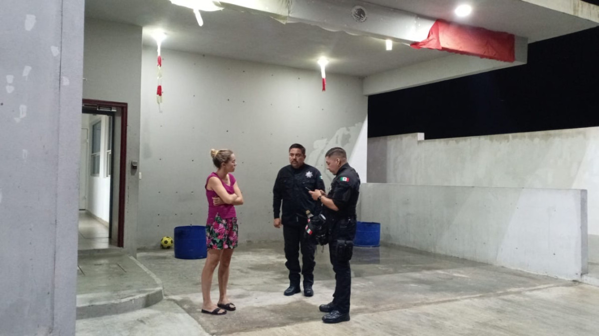 Turistas franceses recorren Tamaulipas en casa rodante y reciben apoyo de la Guardia Estatal