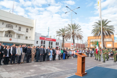 Conmemora  Ayuntamiento Natalicio CCXIII de Benito Juárez