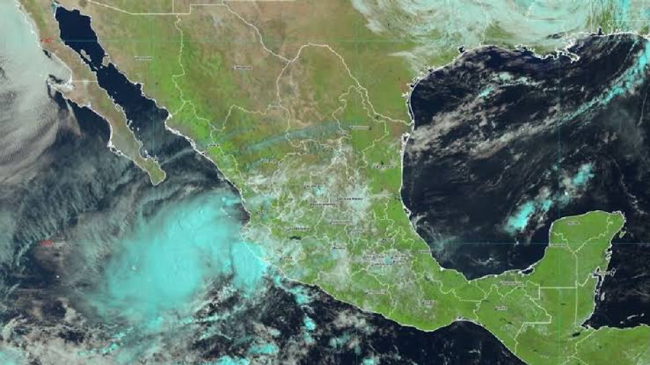 Tormenta Tropical 'Ileana' toca tierra en Sinaloa