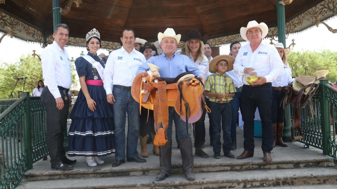 Recorren con Maki 170 jinetes la ruta de la Fundación de Reynosa
