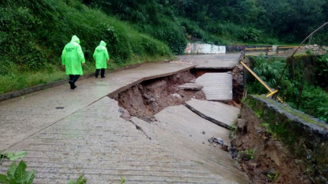 "Ramón" toca tierra y causa grandes daños