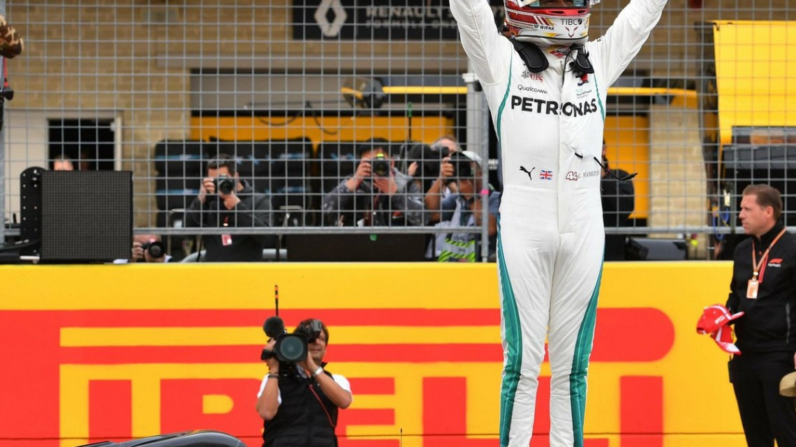 Kimi Raikkonen se lleva el GP de EU, Checo Pérez termina en décima posición