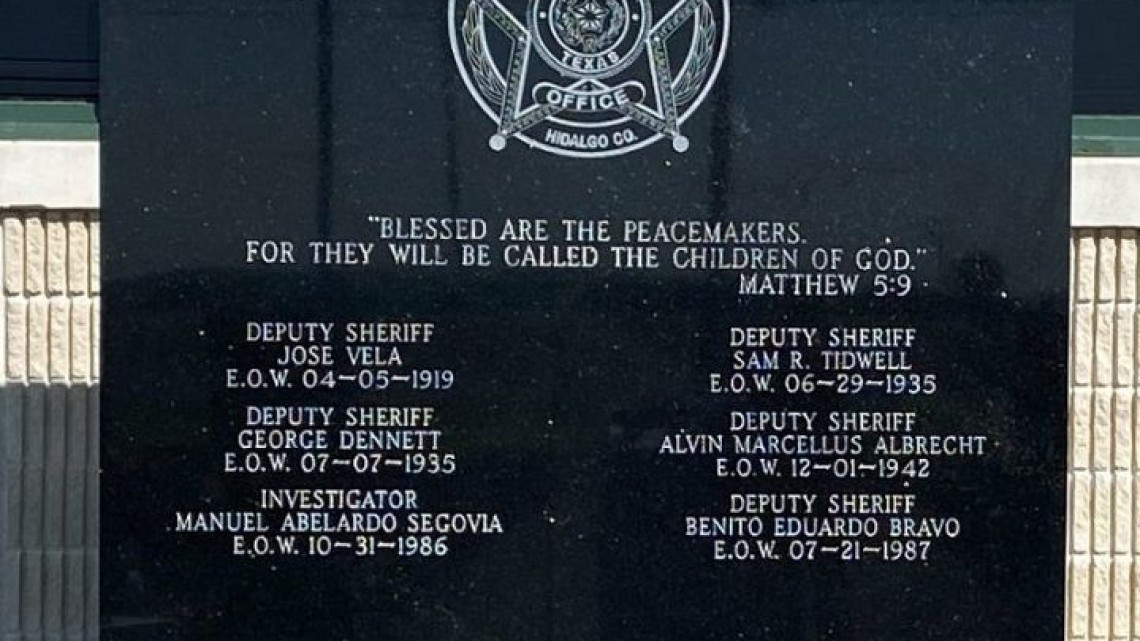 Condado Hidalgo devela muro en honor a héroes caídos en su deber