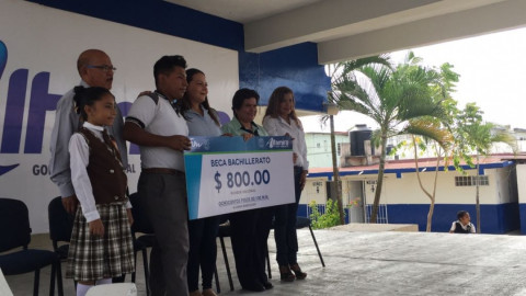 Educación es respaldada con becas y ampliación de infraestructura