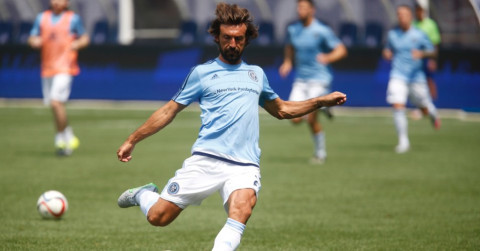 Andrea Pirlo se despide de las canchas