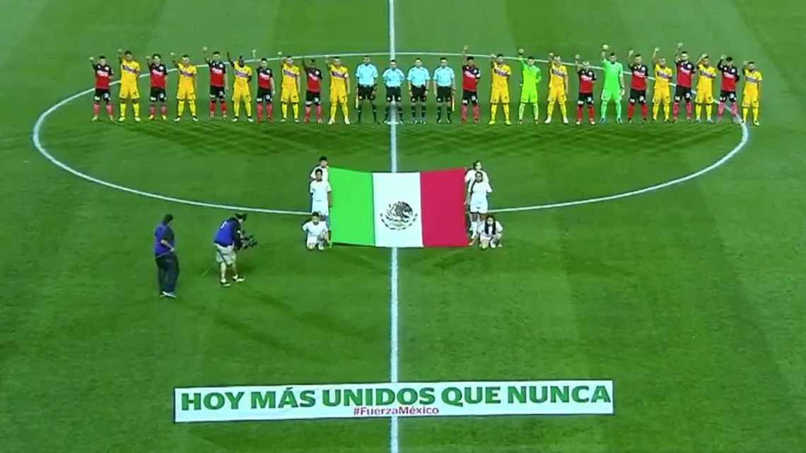 El futbol mexicano guarda un minuto de silencio